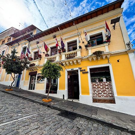 The Secret Garden Hostel Quito Exterior photo