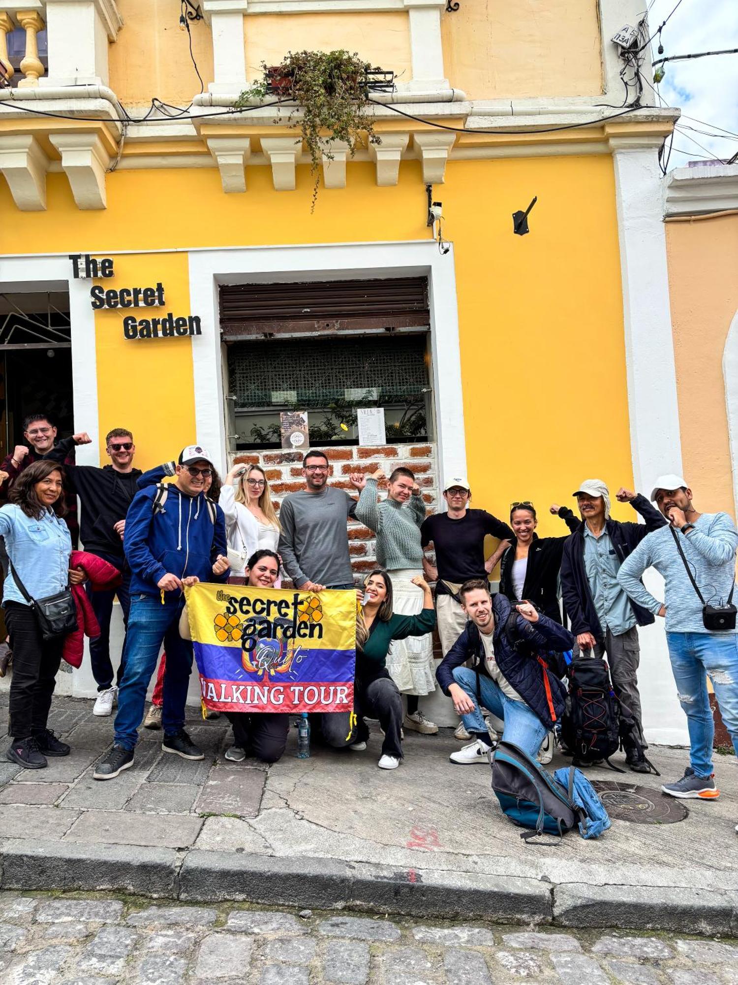 The Secret Garden Hostel Quito Exterior photo